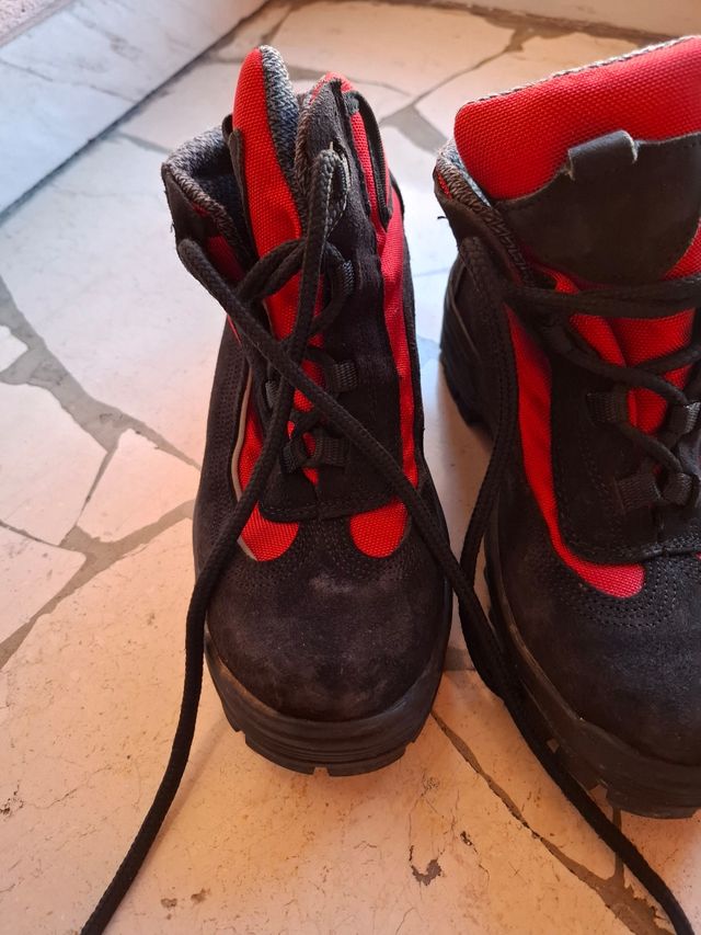 Scarpe antinfortunistiche donna nere e rosse