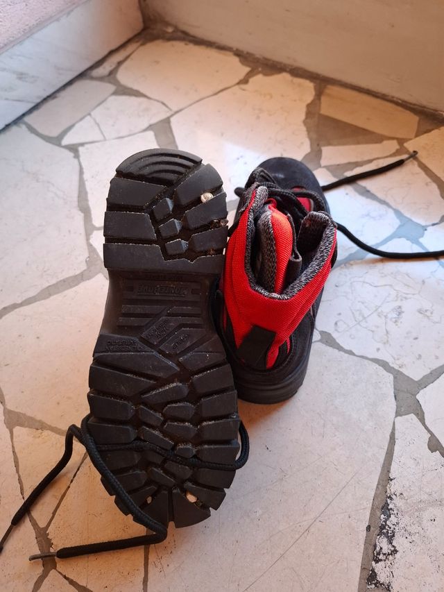 Scarpe antinfortunistiche donna nere e rosse