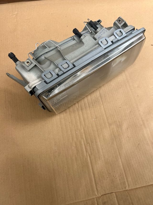 Faro derecho Mercedes 190 W201 