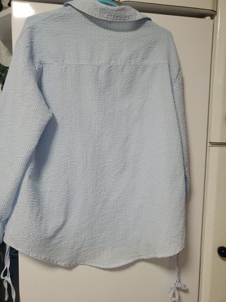 Blusa rayada azul y blanca