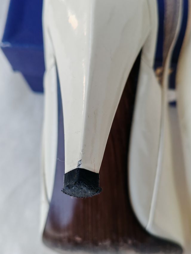 Sandali Stuart Weitzman 35 panna