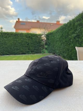 Gorra Nike negra