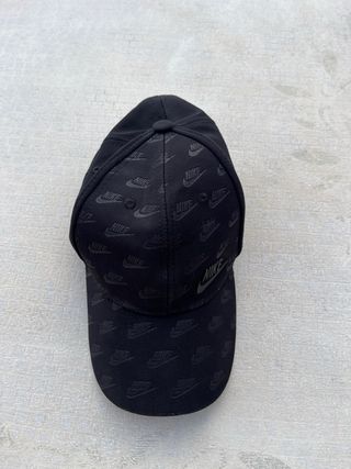 Gorra Nike negra