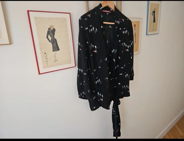 Blusa negra Comptoir des Cotonniers viscosa.