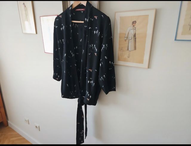 Blusa negra Comptoir des Cotonniers viscosa.