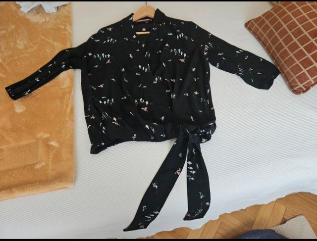 Blusa negra Comptoir des Cotonniers viscosa.