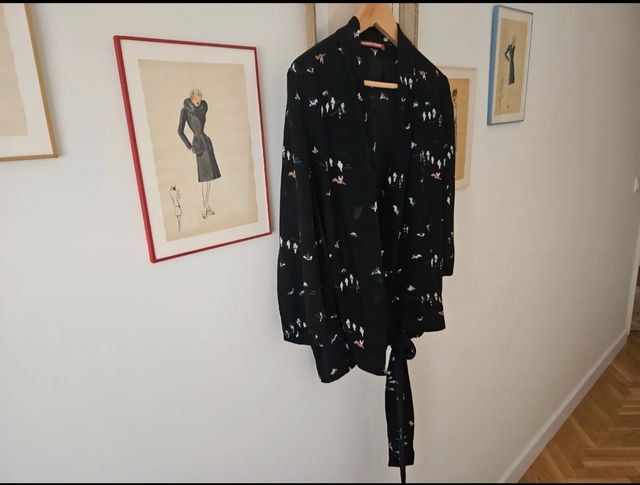 Blusa negra Comptoir des Cotonniers viscosa.