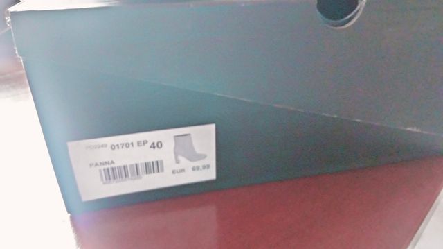 Stivaletti Madonna crema, tacco alto