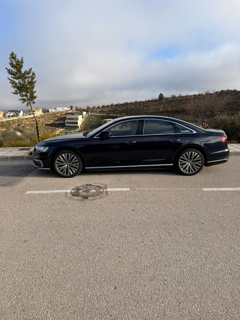 Audi A8 2020, foto 4