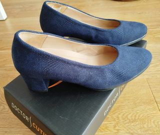 Zapatos Doctor Cutillas azules, talla 38.
