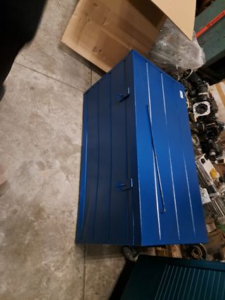 Baúl metálico azul
