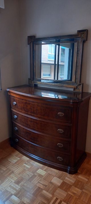 URGE. Tocador madera estilo antiguo.