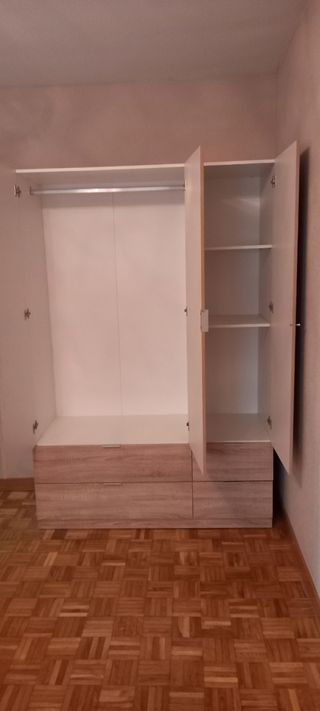 URGE. Tocador madera estilo antiguo.