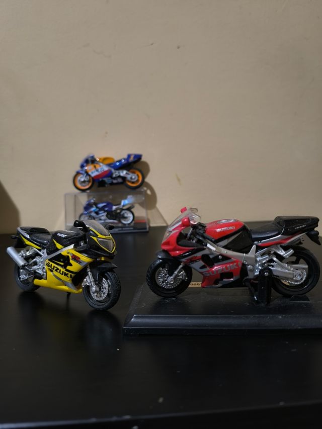 Motos escala Suzuki y honda
