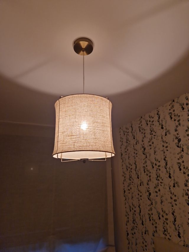 Lámpara colgante beige de lino