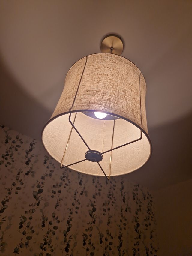 Lámpara colgante beige de lino