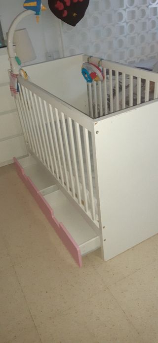 Cuna de bebé Ikea Stuva con cajones