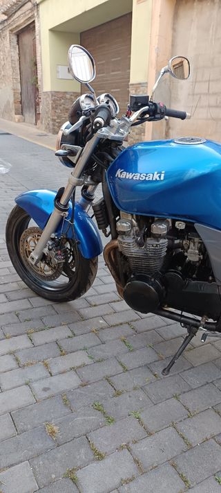 Kawasaki ZR7