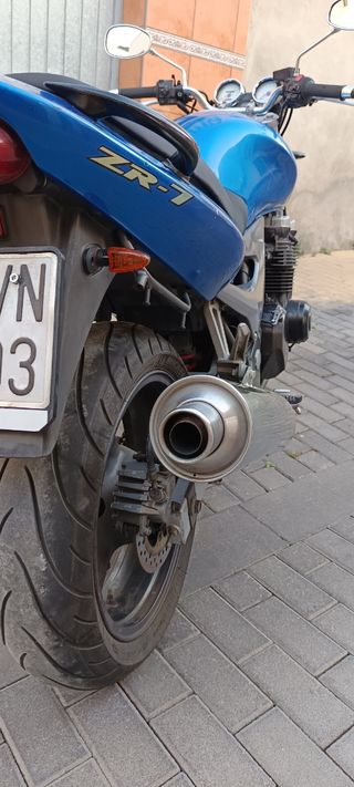 Kawasaki ZR7