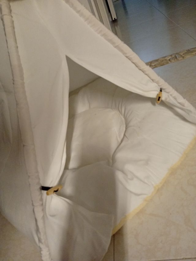 Casita tipi para perros - blanca 60 cm