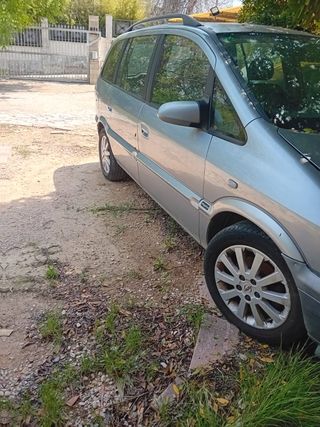Opel Zafira 2005, PARA PIEZAS O REPARACIÓN