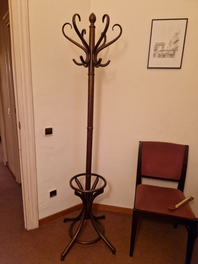 Perchero antiguo de madera