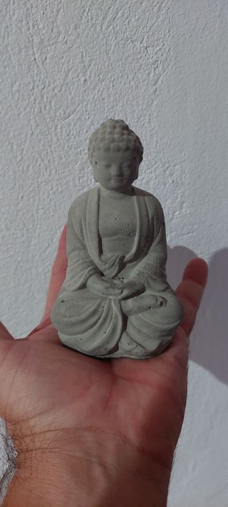 BONSAI. Buda hormigón gris.