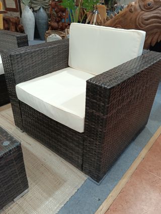 Sofá 3 plazas + mesa + 1 sillón, Puff de Terraza