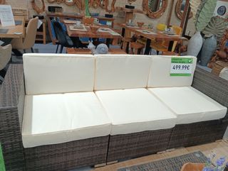 Sofá 3 plazas + mesa + 1 sillón, Puff de Terraza