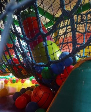 Parque bolas 2 plantas + Baby park