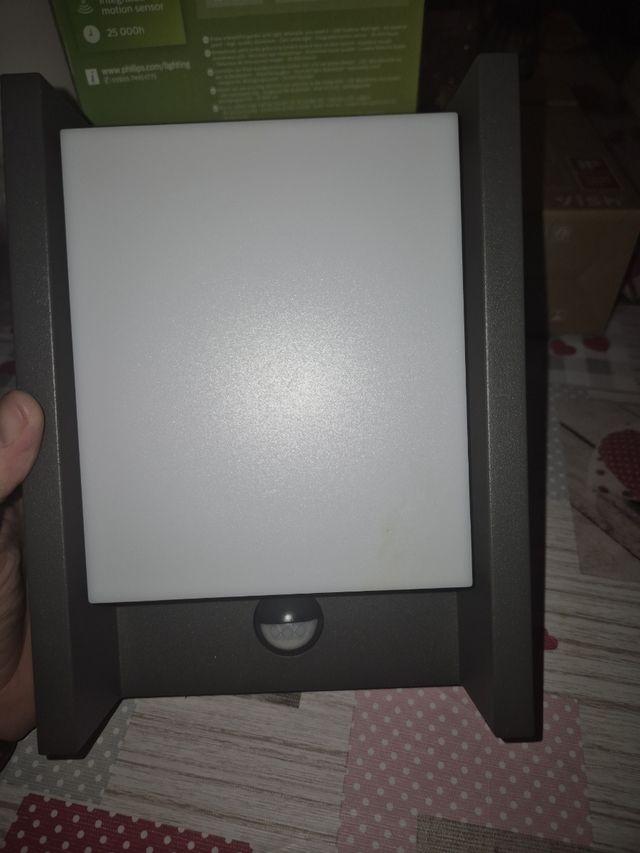 Aplique LED exterior Philips gris