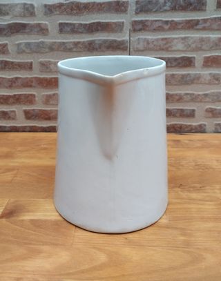 * Jarra antigua de cerámica IT Santander