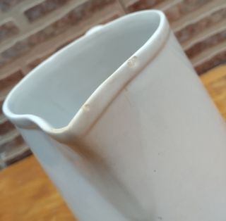 * Jarra antigua de cerámica IT Santander