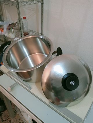 ,.A M C MARCA SUIZA. ACERO INOXIDABLE DE CALIDAD.