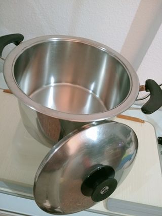 ,.A M C MARCA SUIZA. ACERO INOXIDABLE DE CALIDAD.