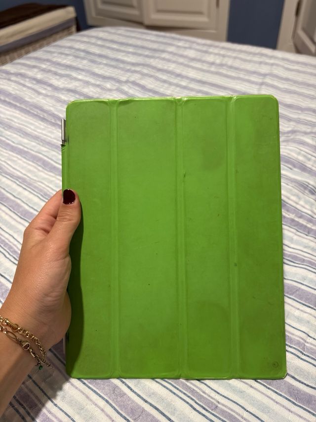 iPad Apple verde y blanco
