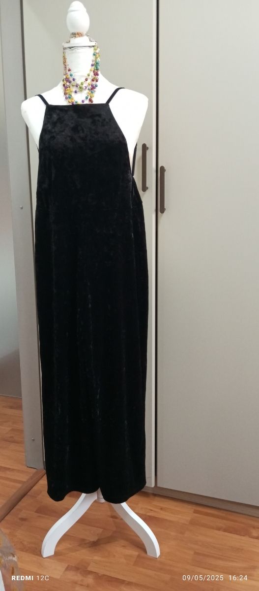 Salopette in vellutino nero