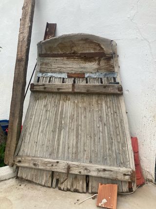 Trillo agrícola antiguo de madera vintage
