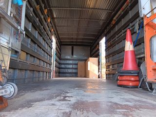 Mudanzas y transportes: Camión