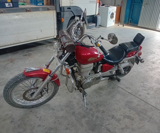 Moto Suzuki Savage 650 cc