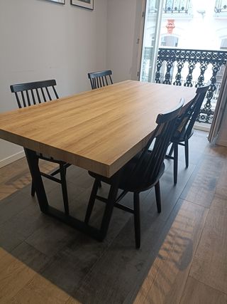 Mesa comedor + 4 sillas -madera