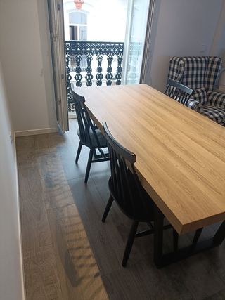 Mesa comedor + 4 sillas -madera