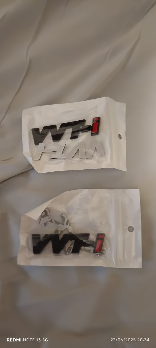 2 Emblemas VTI-PLAN para auto 10 euros cada uno