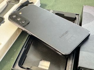 Samsung Galaxy S22 256GB + Smartwatch