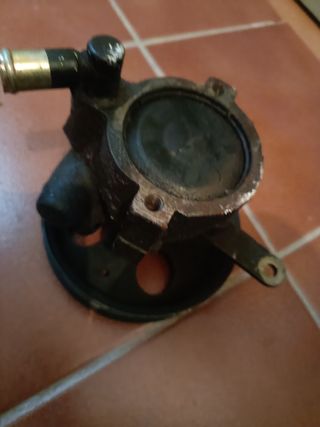 Bomba dirección asistida usada
