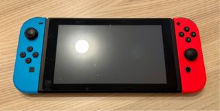 Nintendo Switch + Zelda Breath of the Wild