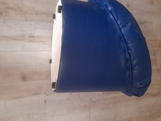 Sillón azul cómodo