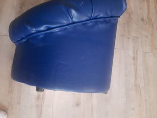 Sillón azul cómodo