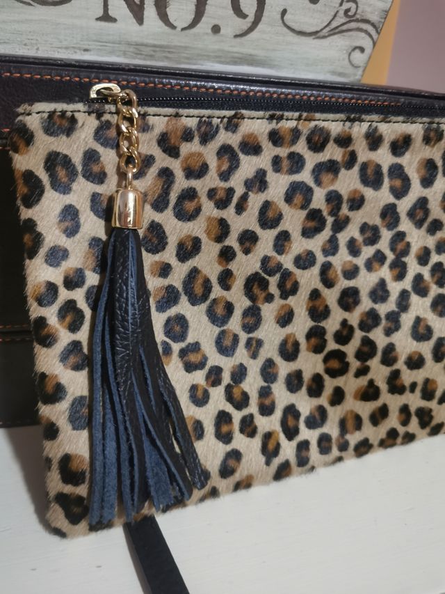Bolso bandokera pelo leopardo