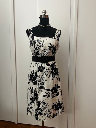 Vestito bianco e nero floreale